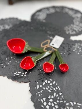 Market Square Strawberry Measuring Spoons Ceramic Red Green Kitchen Set Cute